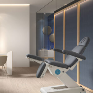 Moderne behandelstoel in een stijlvolle ruimte.