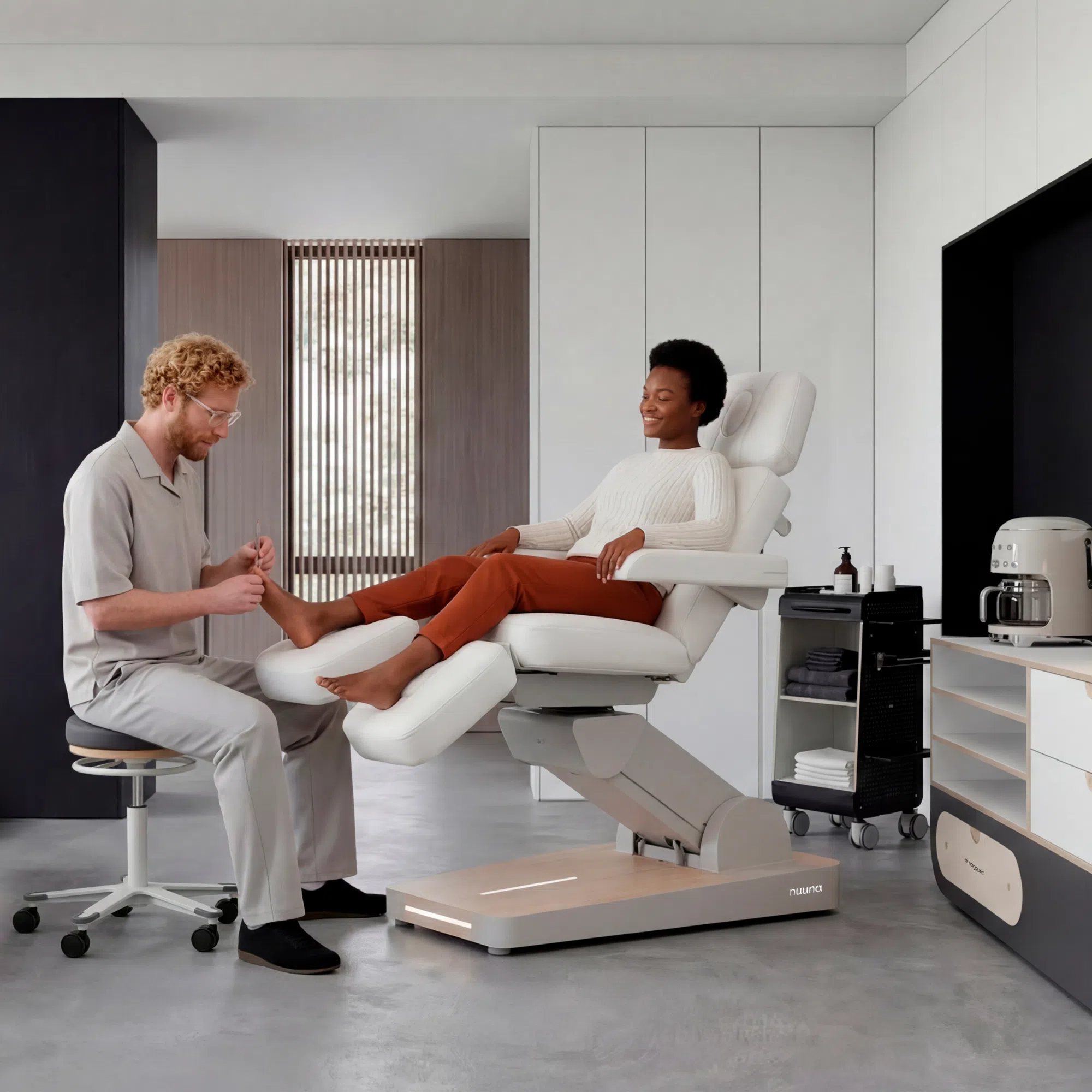 Pedicurebehandeling in moderne, minimalistische salon